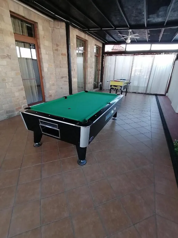 Top Apartment Burgas Beach Resort 0*,